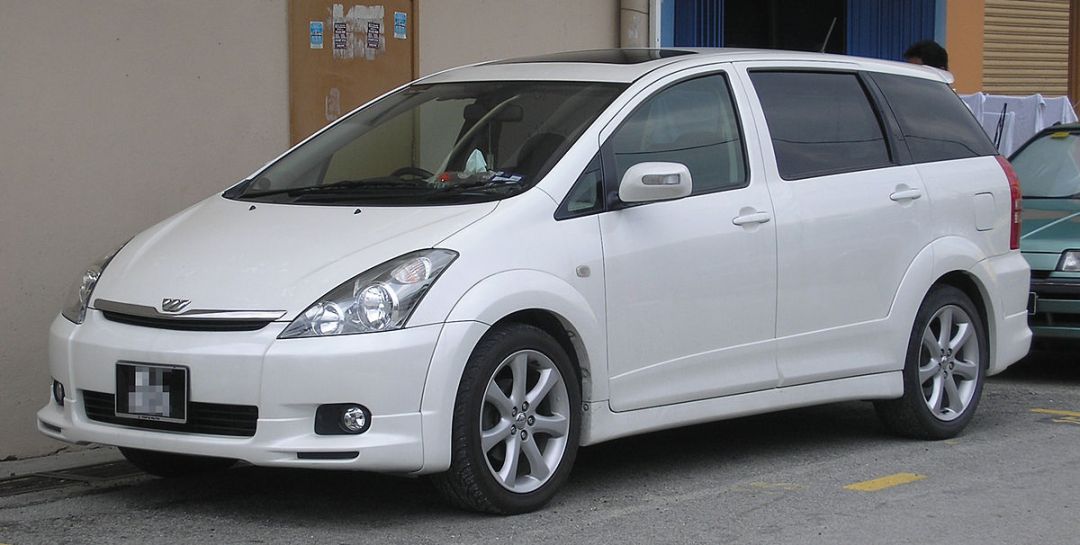 1200px-Toyota_Wish_(first_generation)_(front),_Kajang.jpg