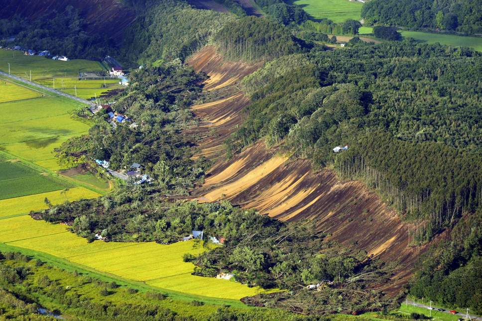 japan-earthquake-234a-0